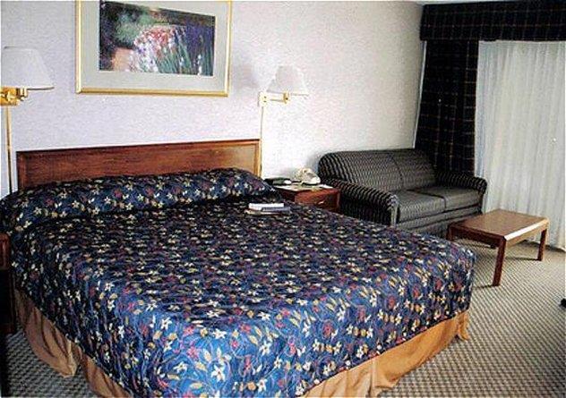 Fern Valley Hotel And Conference Center Louisville Oda fotoğraf